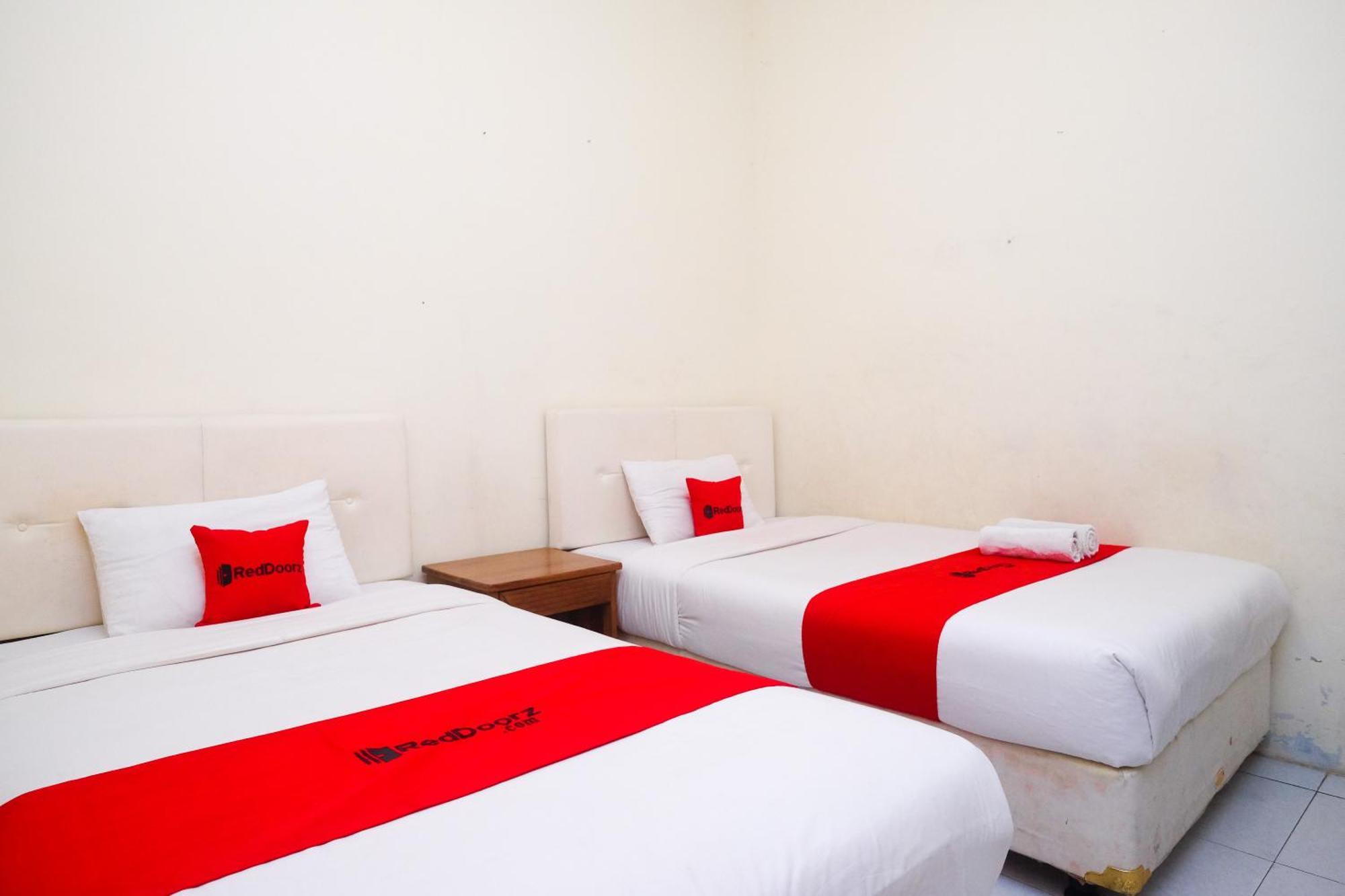 Reddoorz Syariah Near Pakuwon Mall Jogja Kejayan Exterior foto