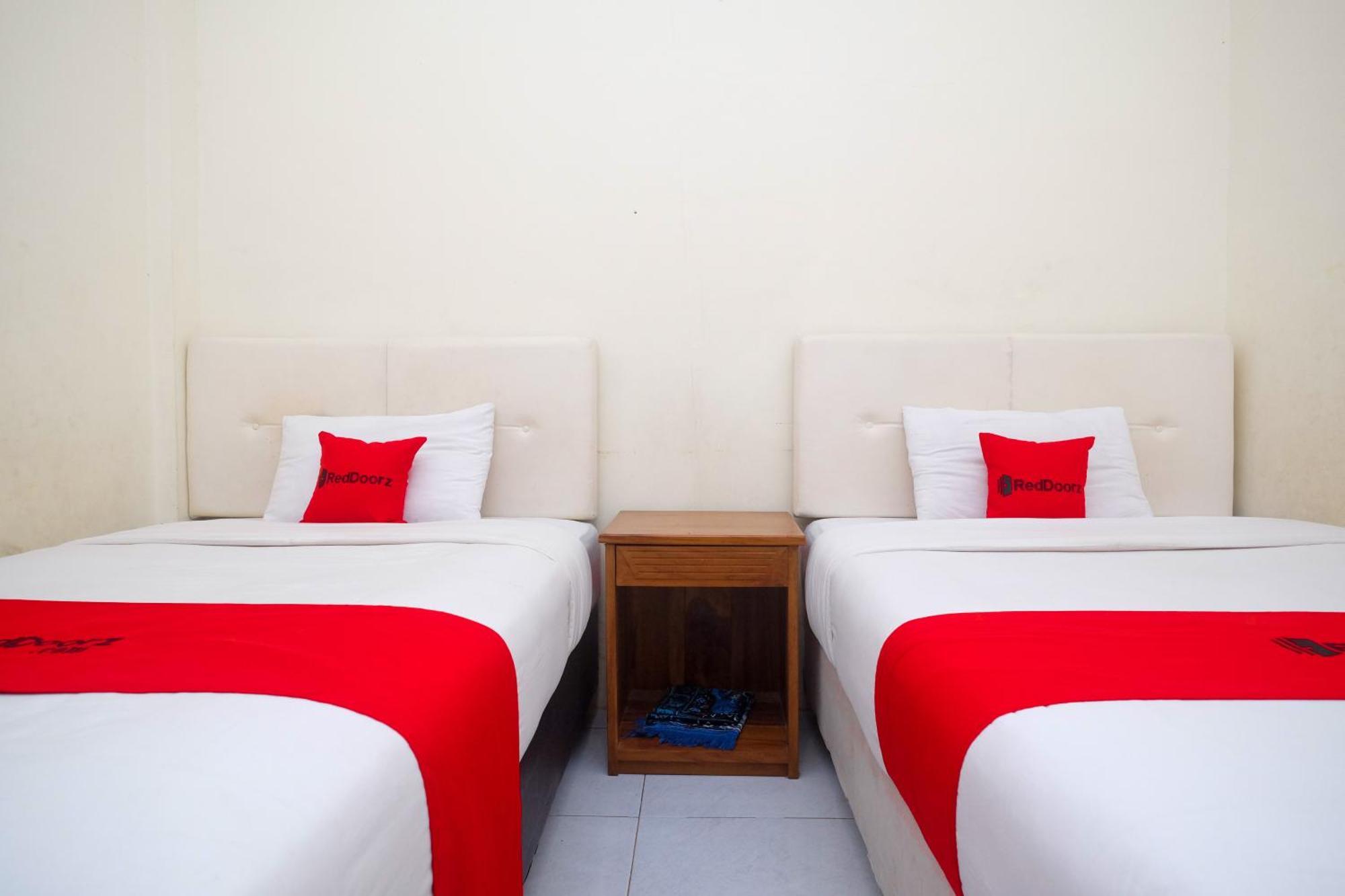 Reddoorz Syariah Near Pakuwon Mall Jogja Kejayan Exterior foto