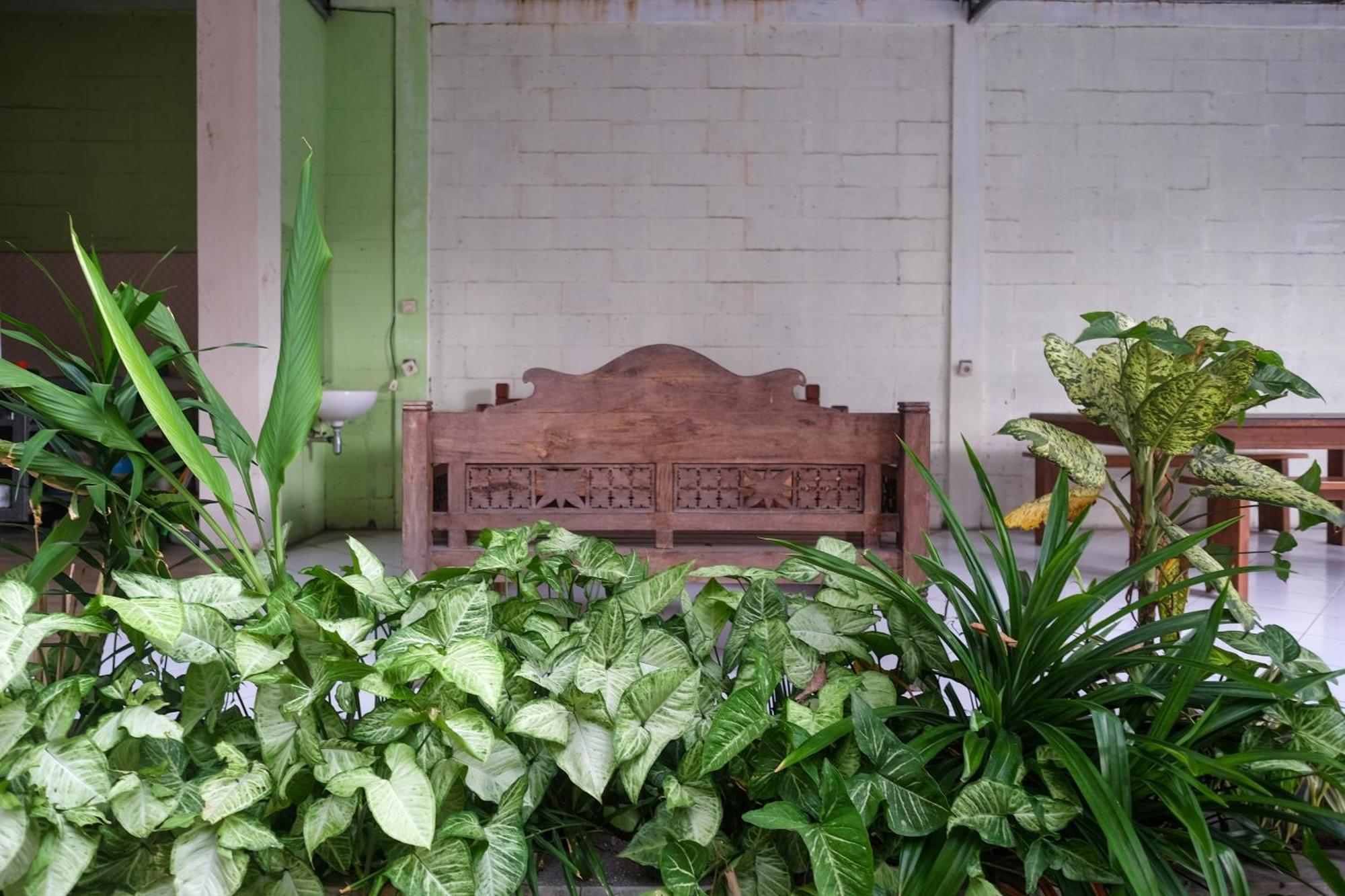 Reddoorz Syariah Near Pakuwon Mall Jogja Kejayan Exterior foto