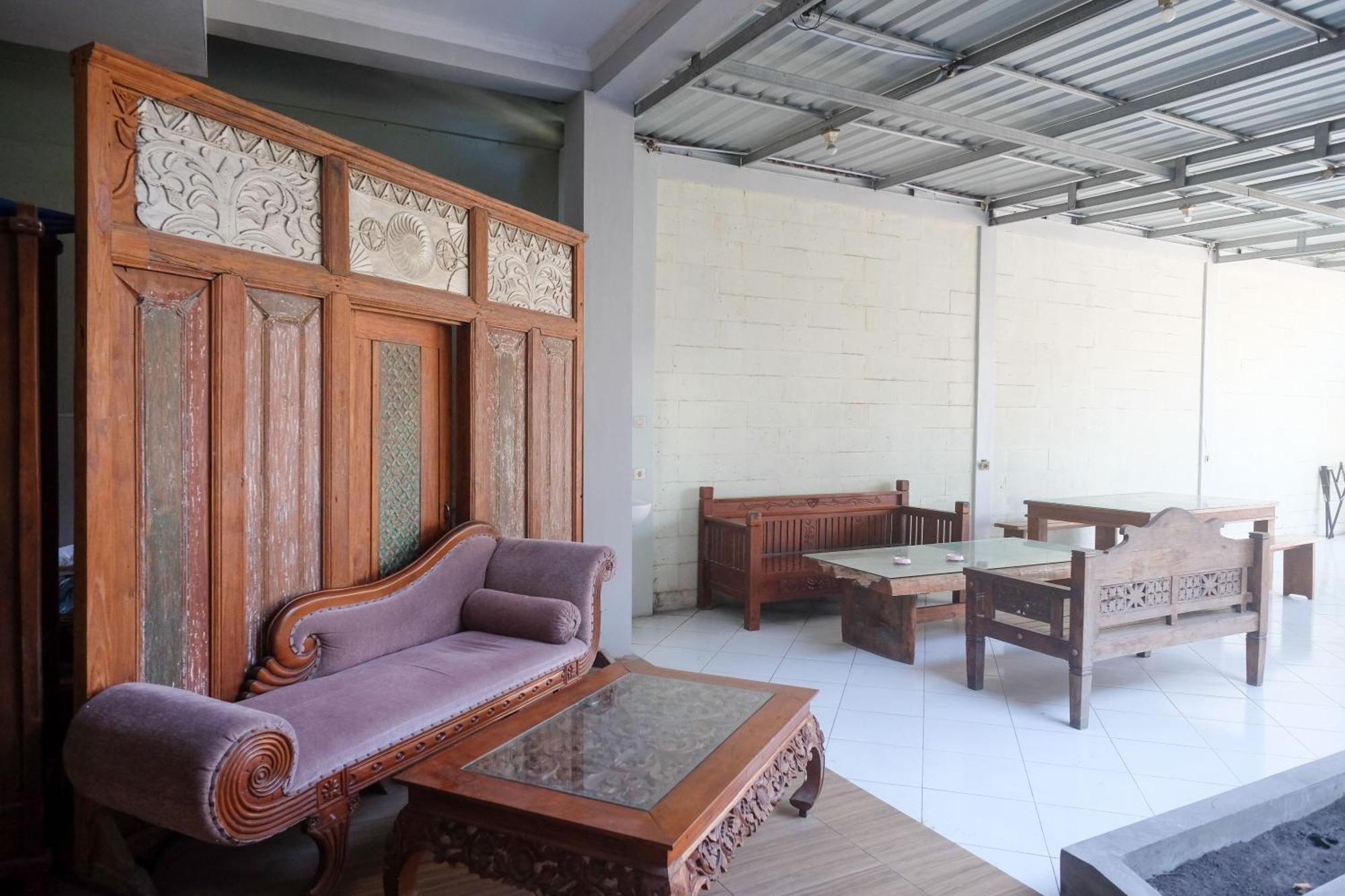 Reddoorz Syariah Near Pakuwon Mall Jogja Kejayan Exterior foto