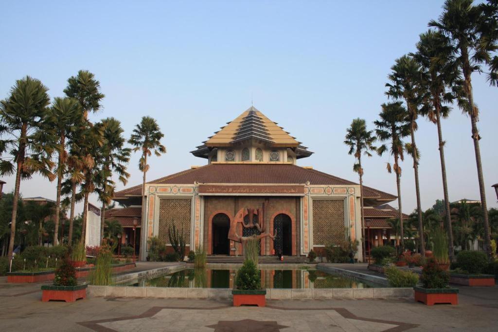 Reddoorz Syariah Near Pakuwon Mall Jogja Kejayan Exterior foto